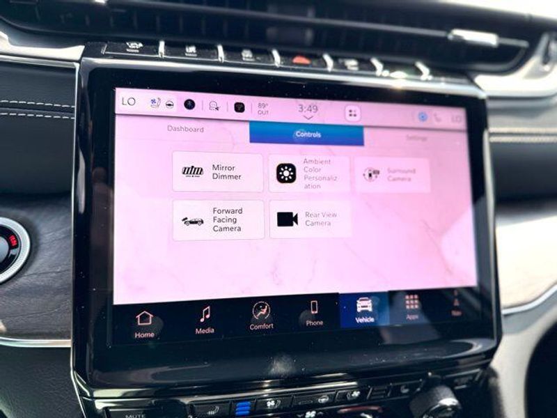 New 2025 Jeep Grand Cherokee Overland 4x4Image 19