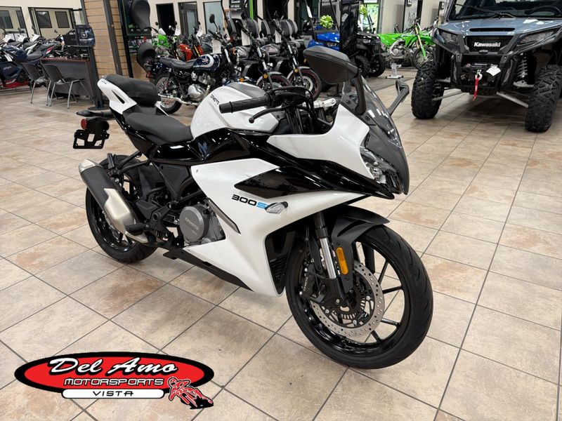 Used 2025 CFMOTO 300SS CF300-5US Image 1