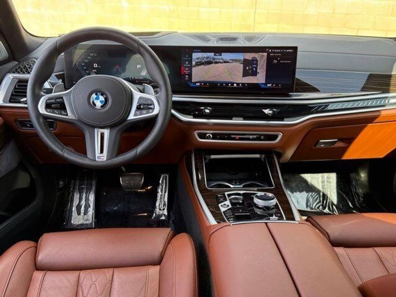 Used 2025 BMW X7 M60iImage 29