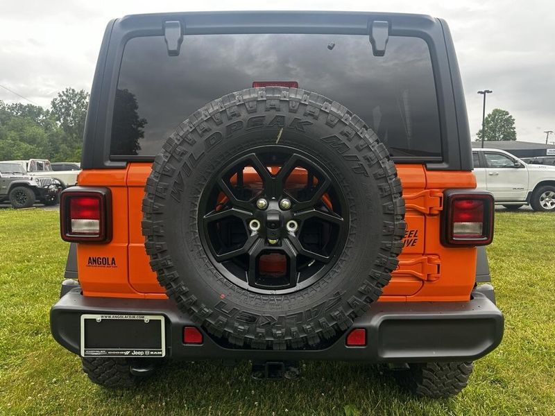 2025 Jeep Wrangler Unlimited Willys photo 4