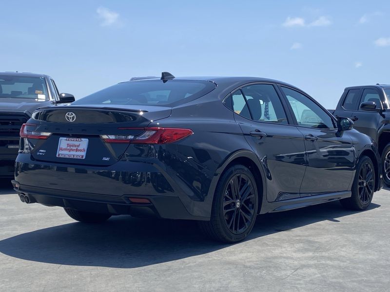 New 2025 Toyota Camry SEImage 3