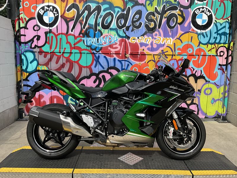 2023 Kawasaki ZX1002RPFNLImage 4