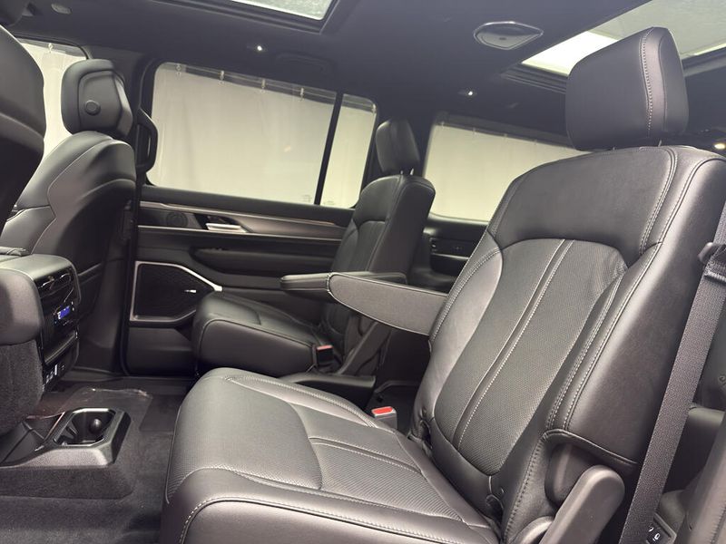 2026 Jeep Grand Wagoneer Upland 4x4Image 14