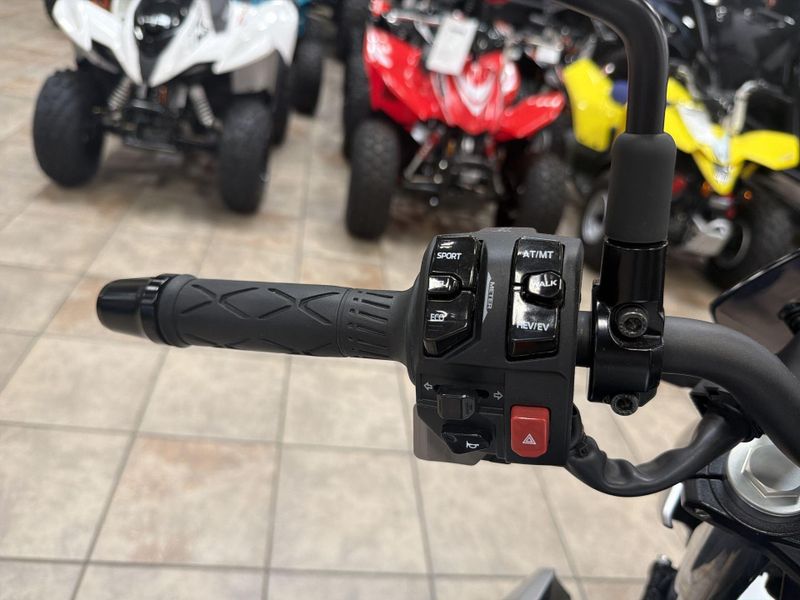 New 2024 Kawasaki Z7 HYBRID ABS Image 22