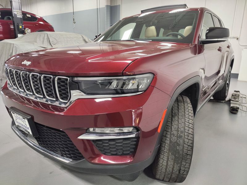 2024 Jeep Grand Cherokee Limited 4x4 w/Sunroof/Lux techImage 14