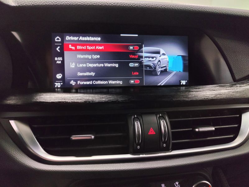 Used 2024 Alfa Romeo Stelvio Q4 AWD w/Sunroof/NavImage 9