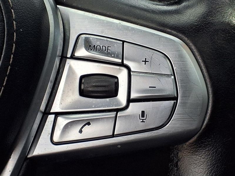 2016 BMW 7 Series 750iImage 23
