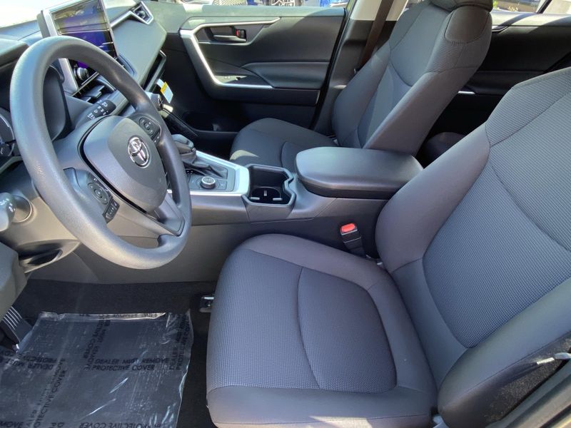 New 2025 Toyota RAV4 Hybrid LEImage 14