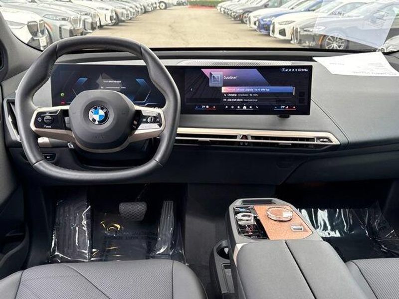 Used 2026 BMW iX xDrive60Image 31
