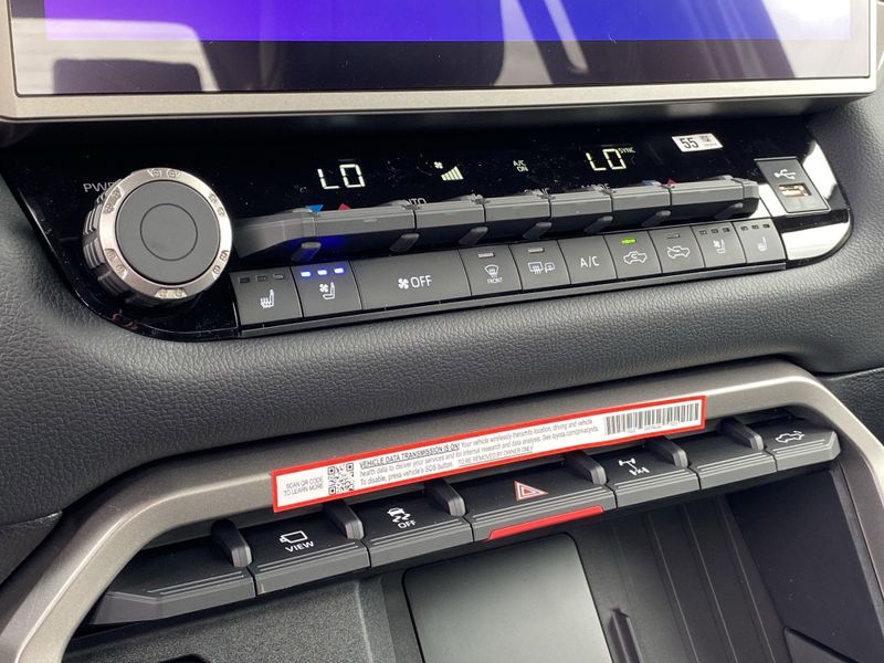 2025 Toyota Tundra LimitedImage 17