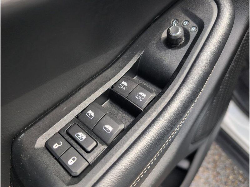 Used 2023 Jeep Grand Cherokee LimitedImage 12