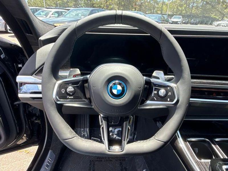 New 2026 BMW 7 Series 750e xDriveImage 19