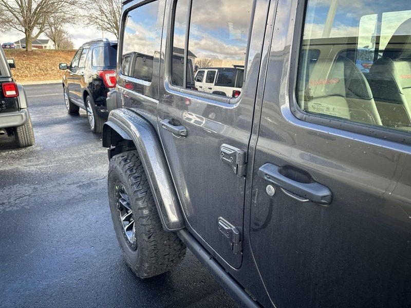 2025 Jeep Wrangler 4-door Rubicon XImage 6