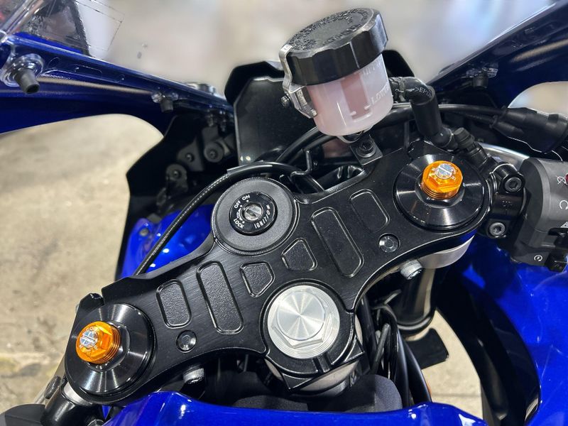 Used 2023 Yamaha YZF-R7 Image 17
