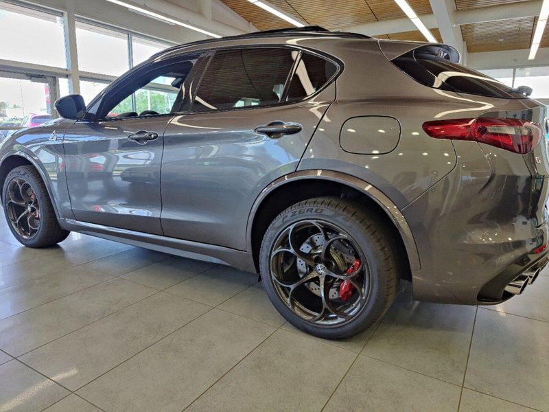 2023 Alfa Romeo Stelvio V6 Quadrifoglio AWD w/SunroofImage 12