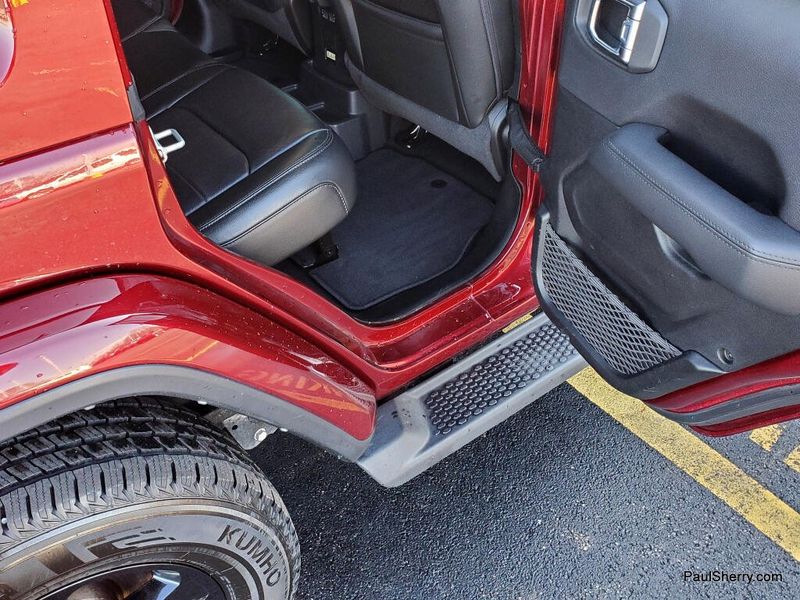 Used 2022 Jeep Wrangler Unlimited Sahara Altitude