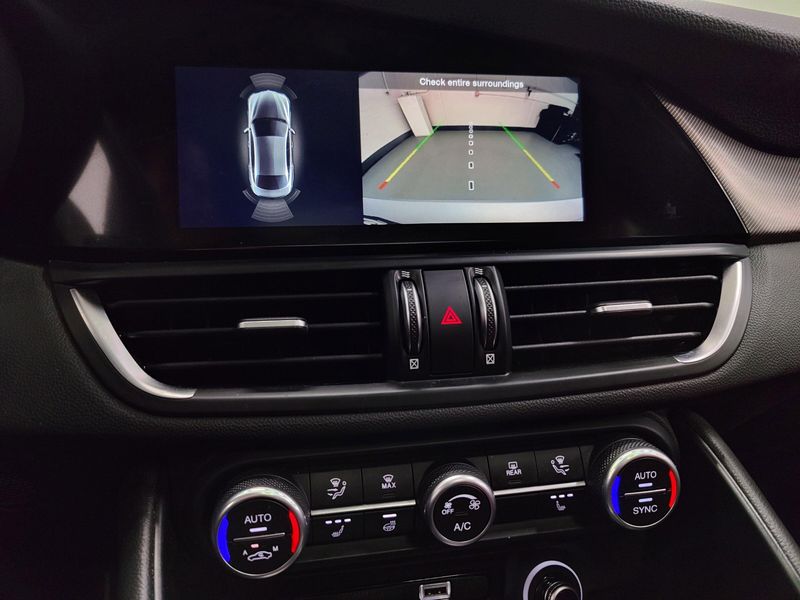 Used 2024 Alfa Romeo Giulia Ti AWD w/Performance Driving PkgImage 24