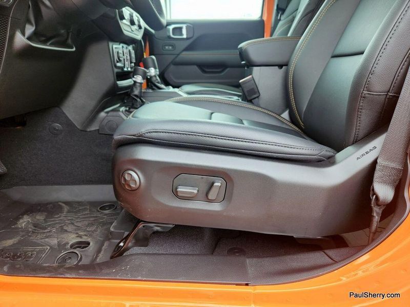 2025 Jeep Wrangler 4-door SaharaImage 23
