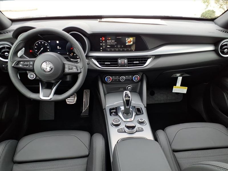 New 2025 Alfa Romeo Stelvio AwdImage 13