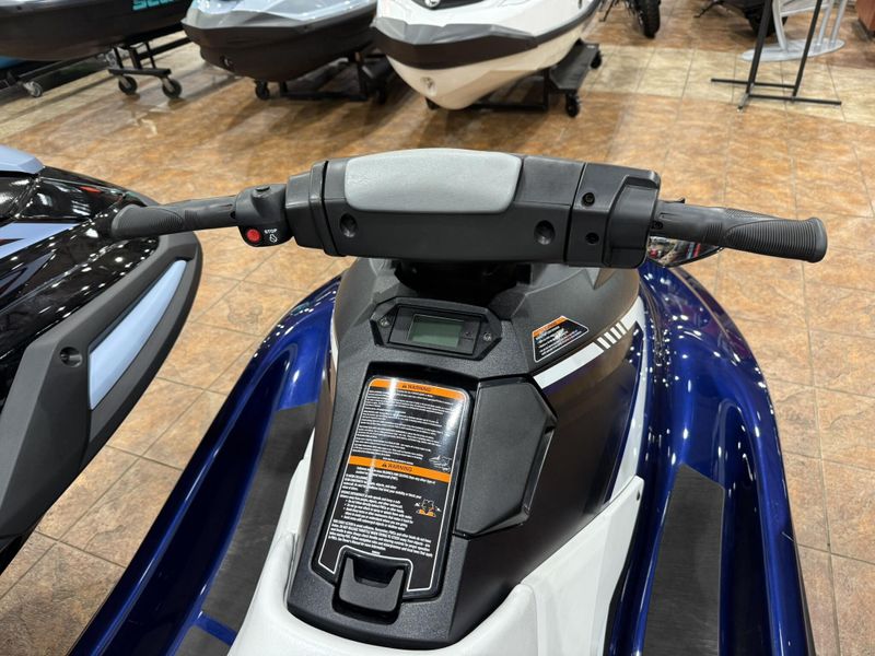Used 2018 Yamaha EX SPORT-YACHT BLUE&sol;WHITE Image 2