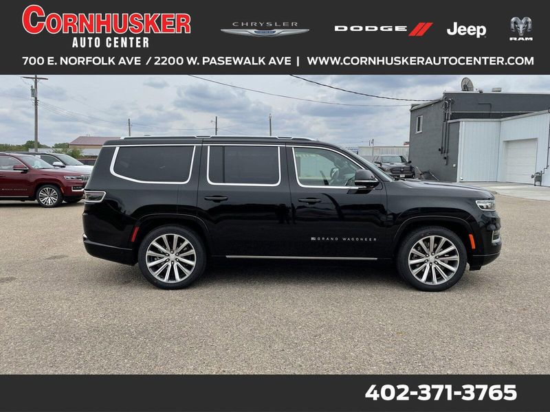 2022 Jeep Grand Grand Wagoneer Series II 4x4Image 1
