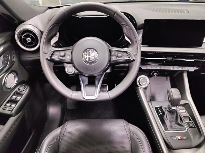 Used 2024 Alfa Romeo Tonale Veloce Premium AWD w/SunroofImage 24