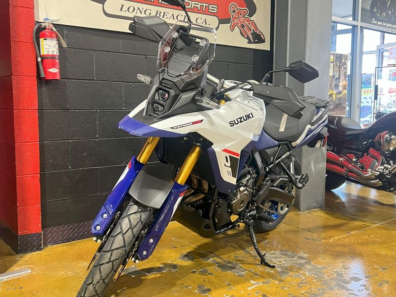 New 2025 Suzuki V-STROM 800DE ADVENTURE Image 2