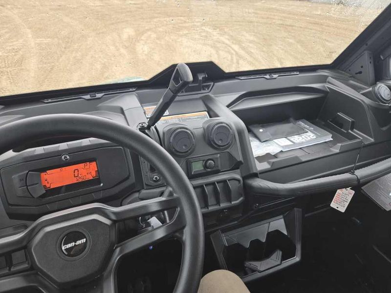 New 2026 Can-Am DEFENDER MAX DPS CAB HD10 