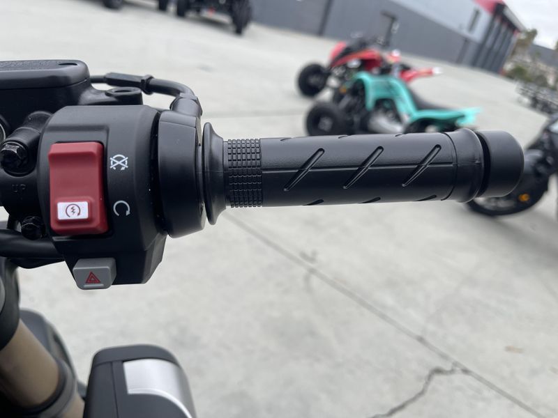 New 2024 Honda CB650R ABS Image 3
