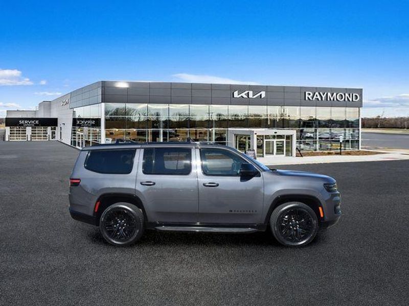 2024 Jeep Wagoneer Series IIImage 2