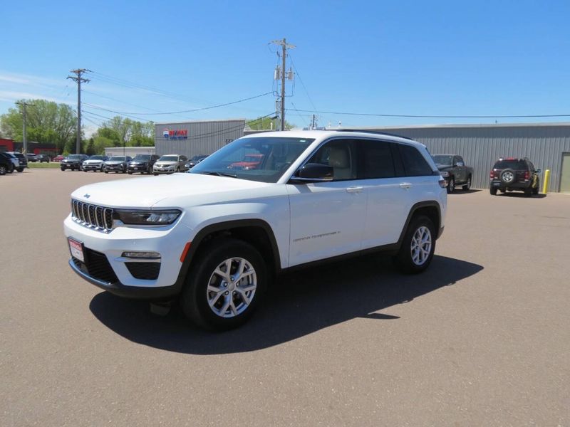 Used 2022 Jeep Grand Cherokee Limited 4x4 4dr SUV (midyear release)Image 7