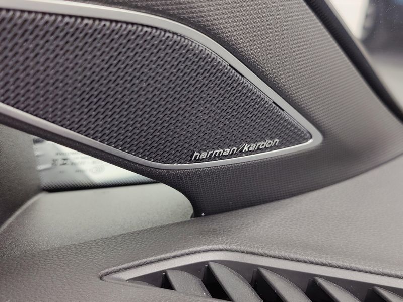 2024 Volkswagen Golf GTI SE w/Sunroof/Leather PkgImage 6