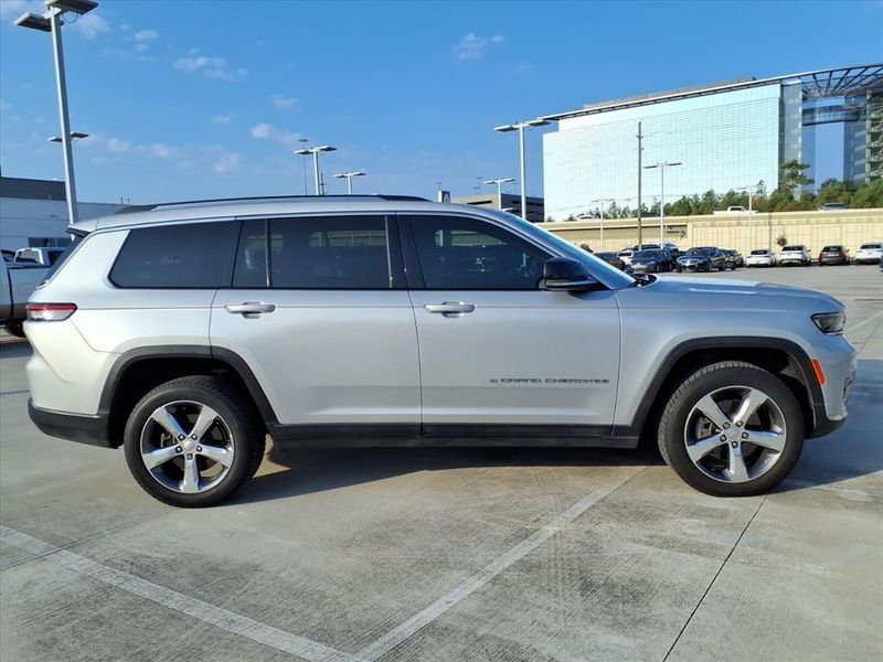 Used 2021 Jeep Grand Cherokee L LimitedImage 11