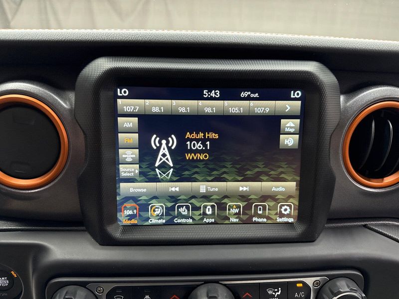 Used 2022 Jeep Gladiator MojaveImage 8