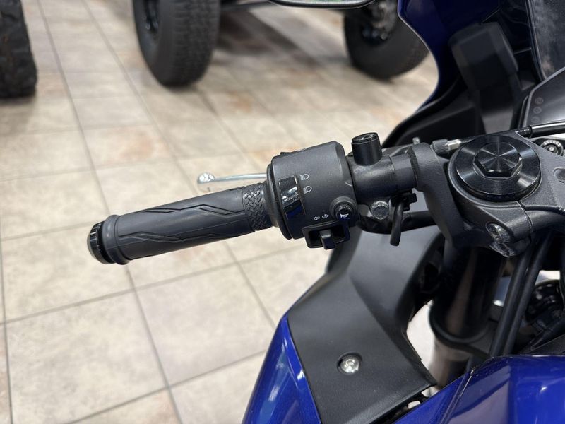Used 2023 Yamaha YZF-R3 ABS Image 22