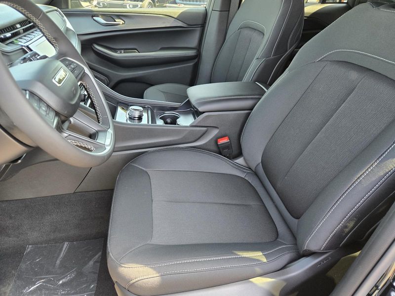 New 2026 Jeep Grand Cherokee Laredo 4x2