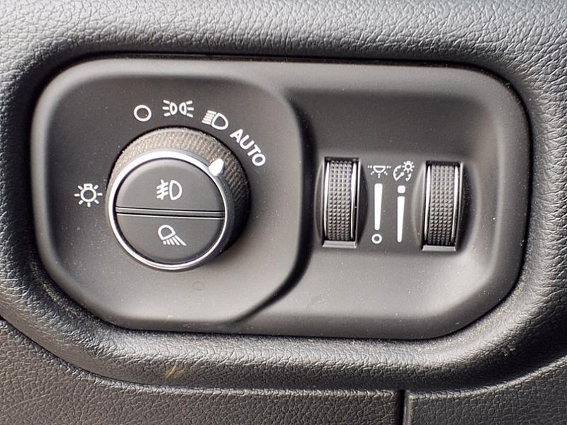 Used 2021 RAM 1500 LaramieImage 8