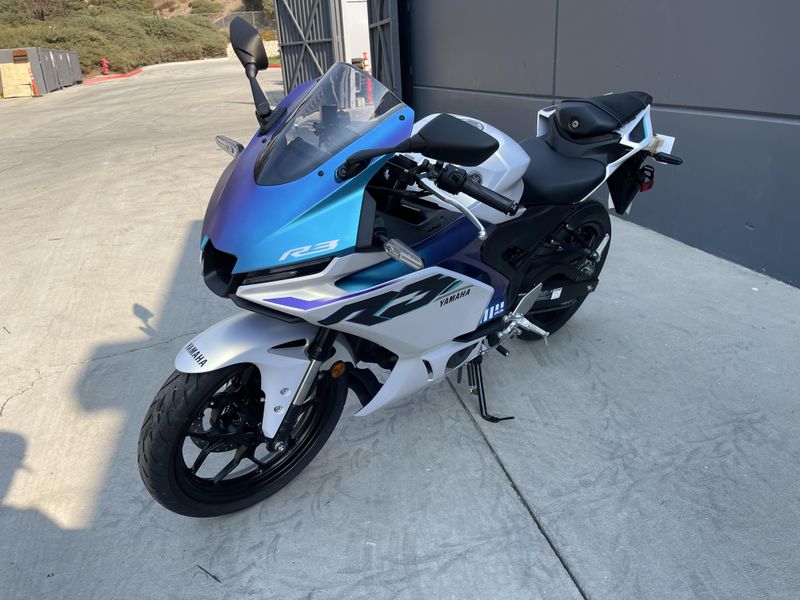 New 2025 Yamaha YZF-R3 ABS Image 5