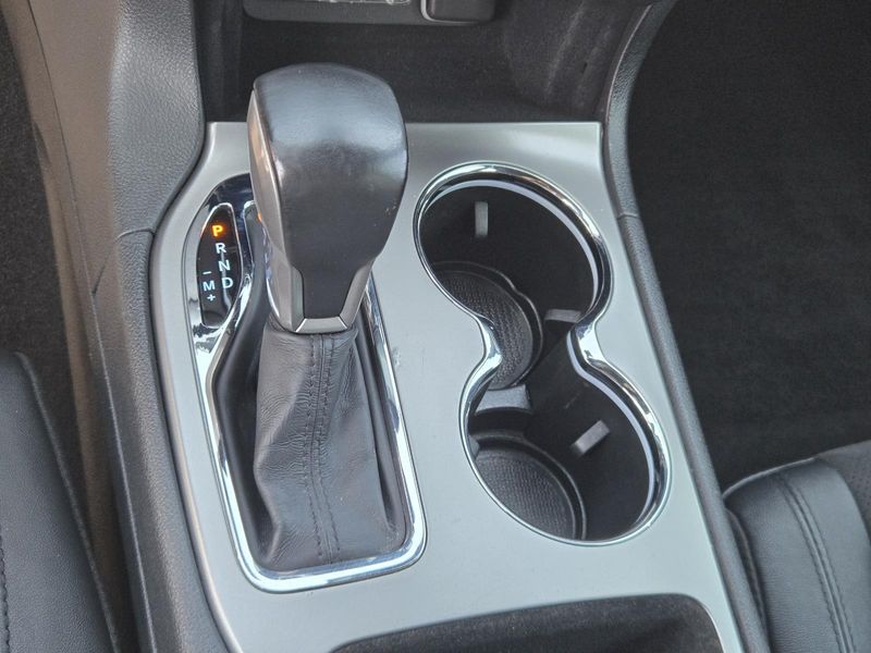 Used 2021 Jeep Grand Cherokee Laredo X 4x4
