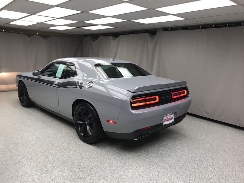 2022 Dodge Challenger R/TImage 15