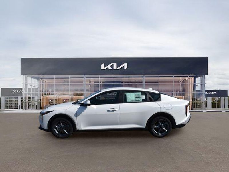 New 2026 Kia K4 LXSImage 7