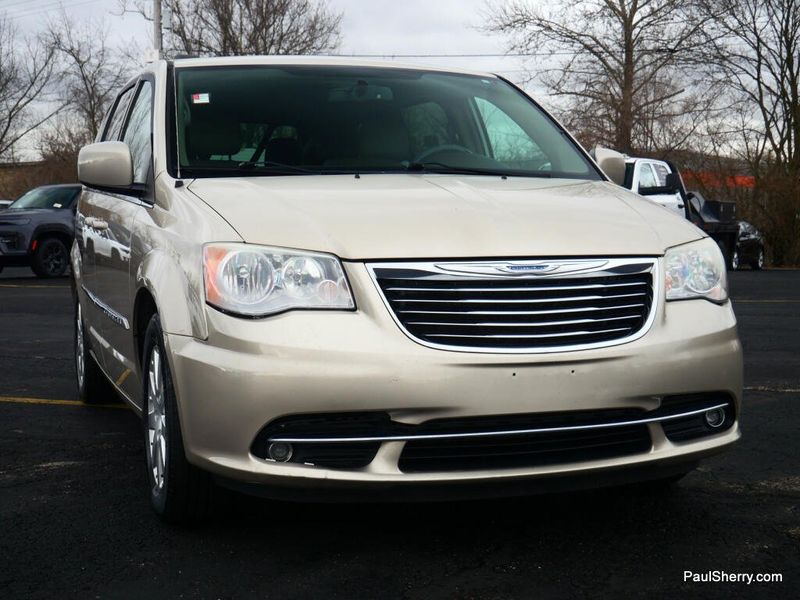 Used 2014 Chrysler Town & Country Touring