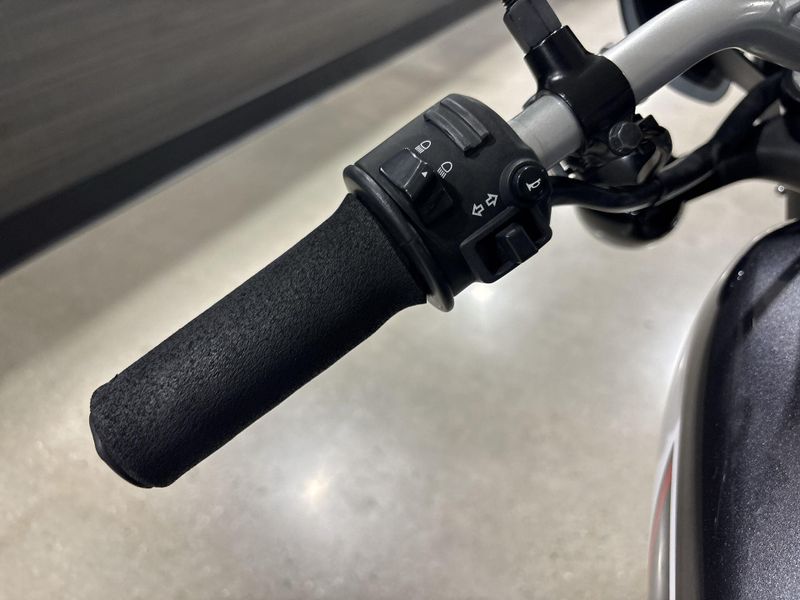 Used 2017 Yamaha SCR950 Image 24