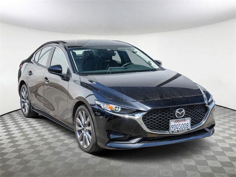 2022 Mazda Mazda3 SelectImage 2