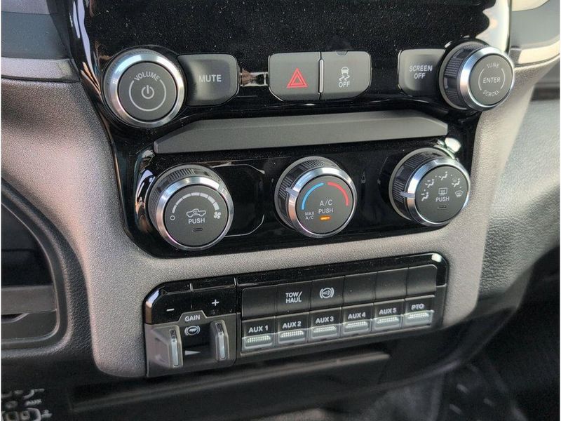 New 2026 RAM 3500 Tradesman Crew Cab Chassis 4x2 60