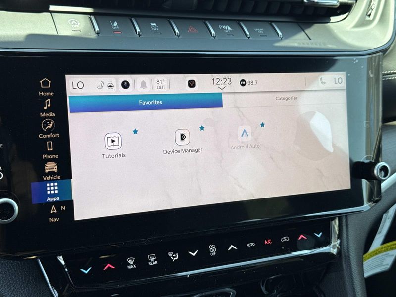 New 2026 Jeep Grand Cherokee Laredo Altitude 4x2