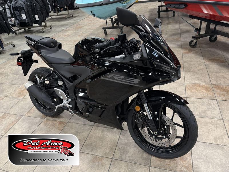 New 2026 Yamaha YZF-R3 ABS Image 1