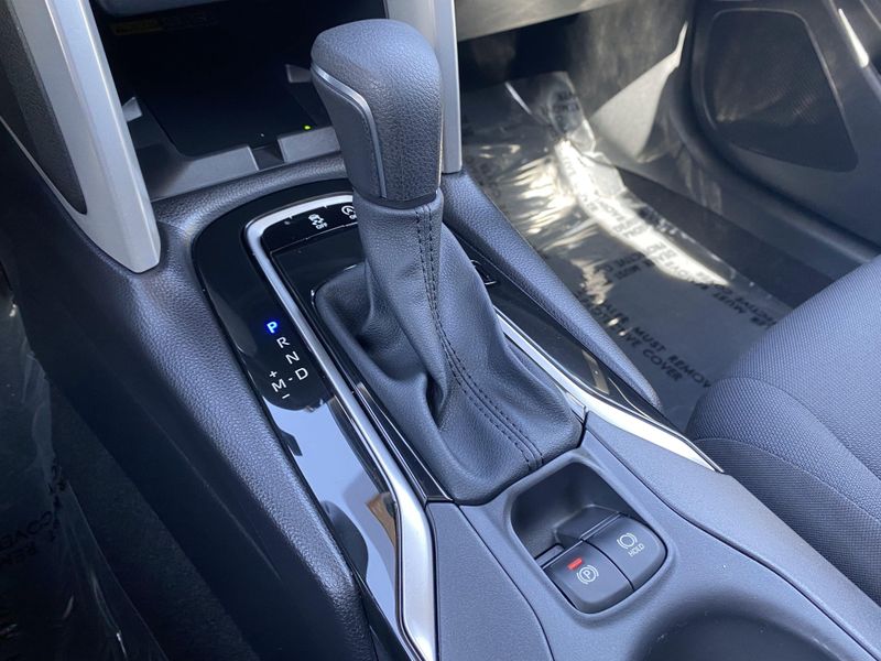 2024 Toyota Corolla Cross LEImage 25