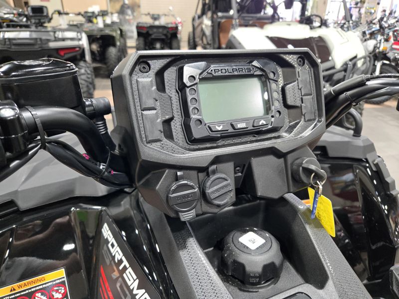 New 2025 Polaris SPORTSMAN 570 TRAIL ONYX BLACK Image 16