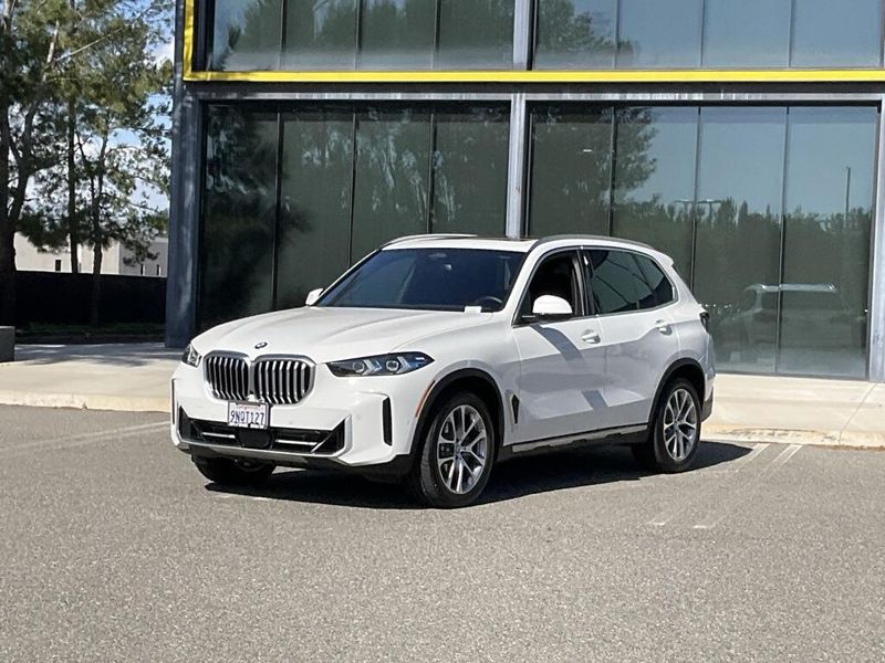 2025 BMW X5 xDrive40iImage 2